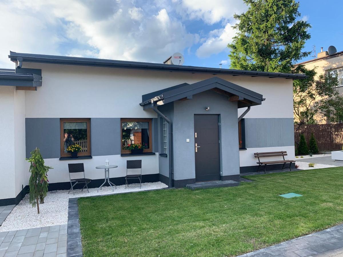 Maly Bialy Domek Częstochowa Exterior foto